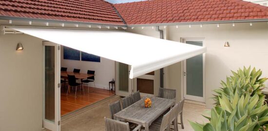 awnings-for-your-patio-deck-or-balcony-inner-1